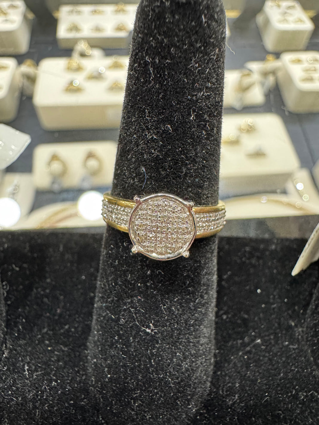 10K Yellow Gold Women's Ring 0.10 Carat natural diamonds