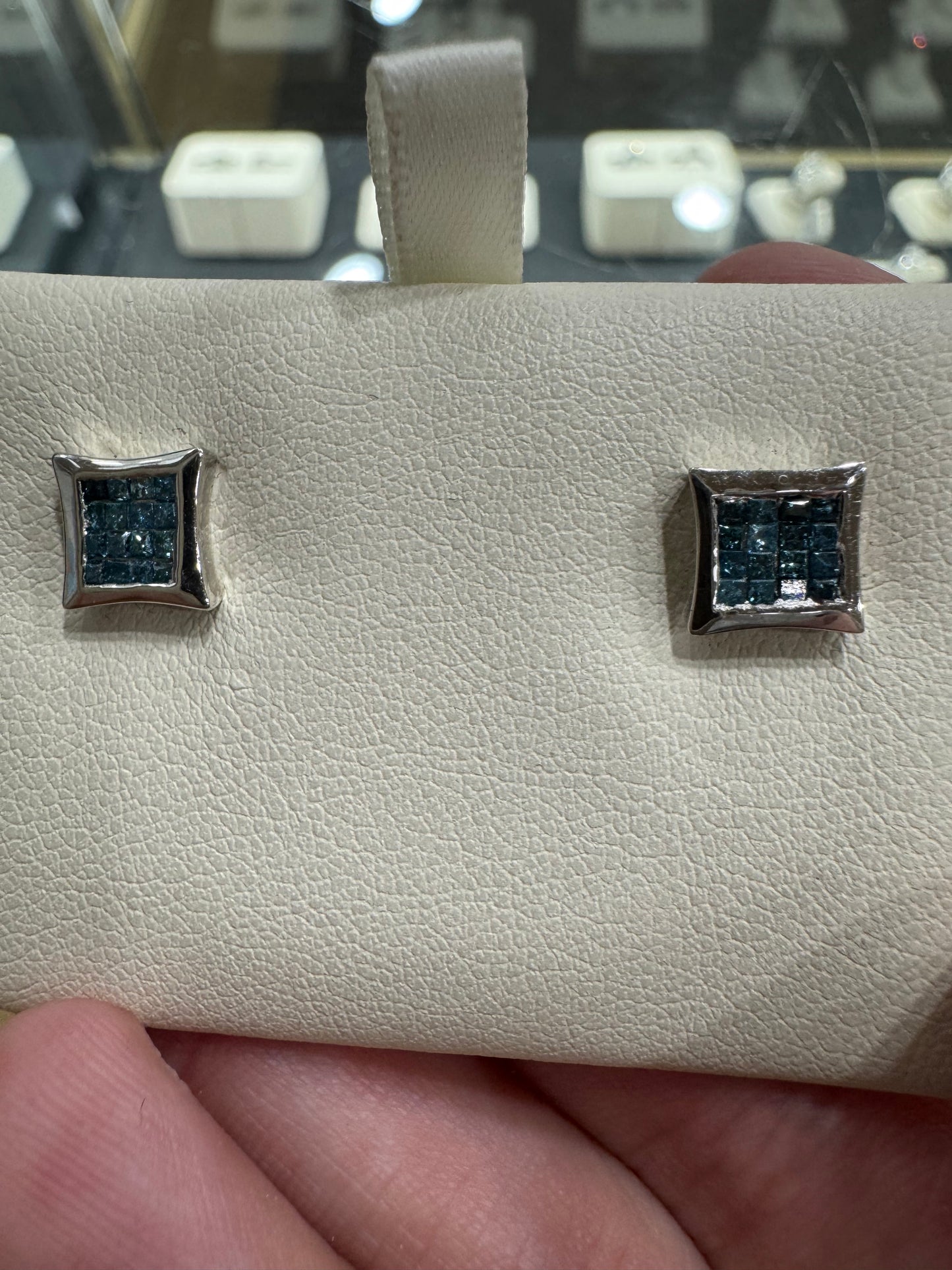 14K White Gold Charm Cushion 0.50 ct Blue Natural Diamond