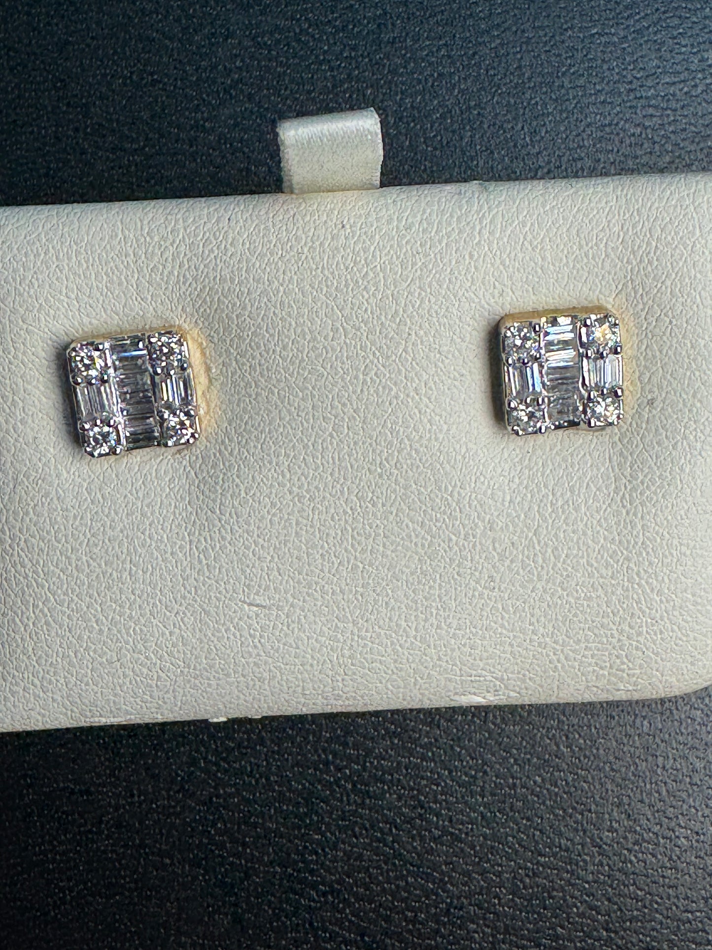 10K Yellow Gold Earrings 0.75 ct Natural Diamond