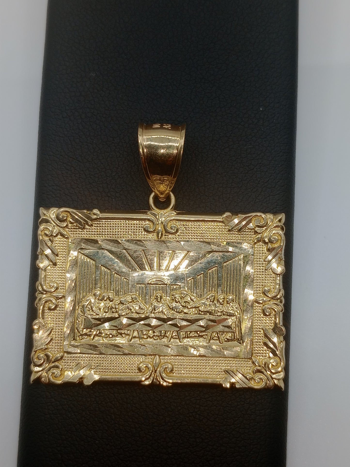Diamond Cut Last Supper Pendant, 10kt gold