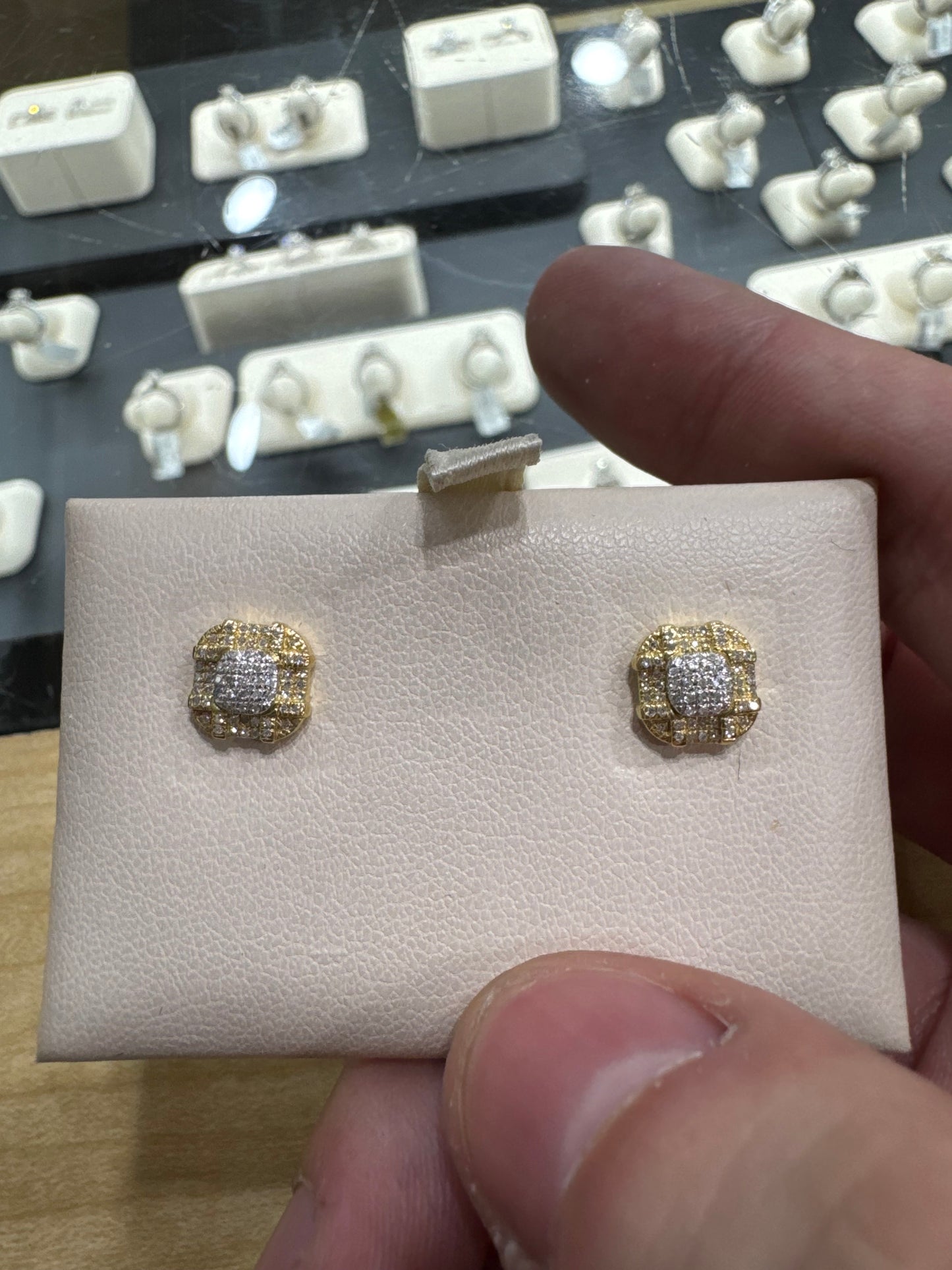 10K Yellow Gold Earrings 0.15 ct Natural Diamond
