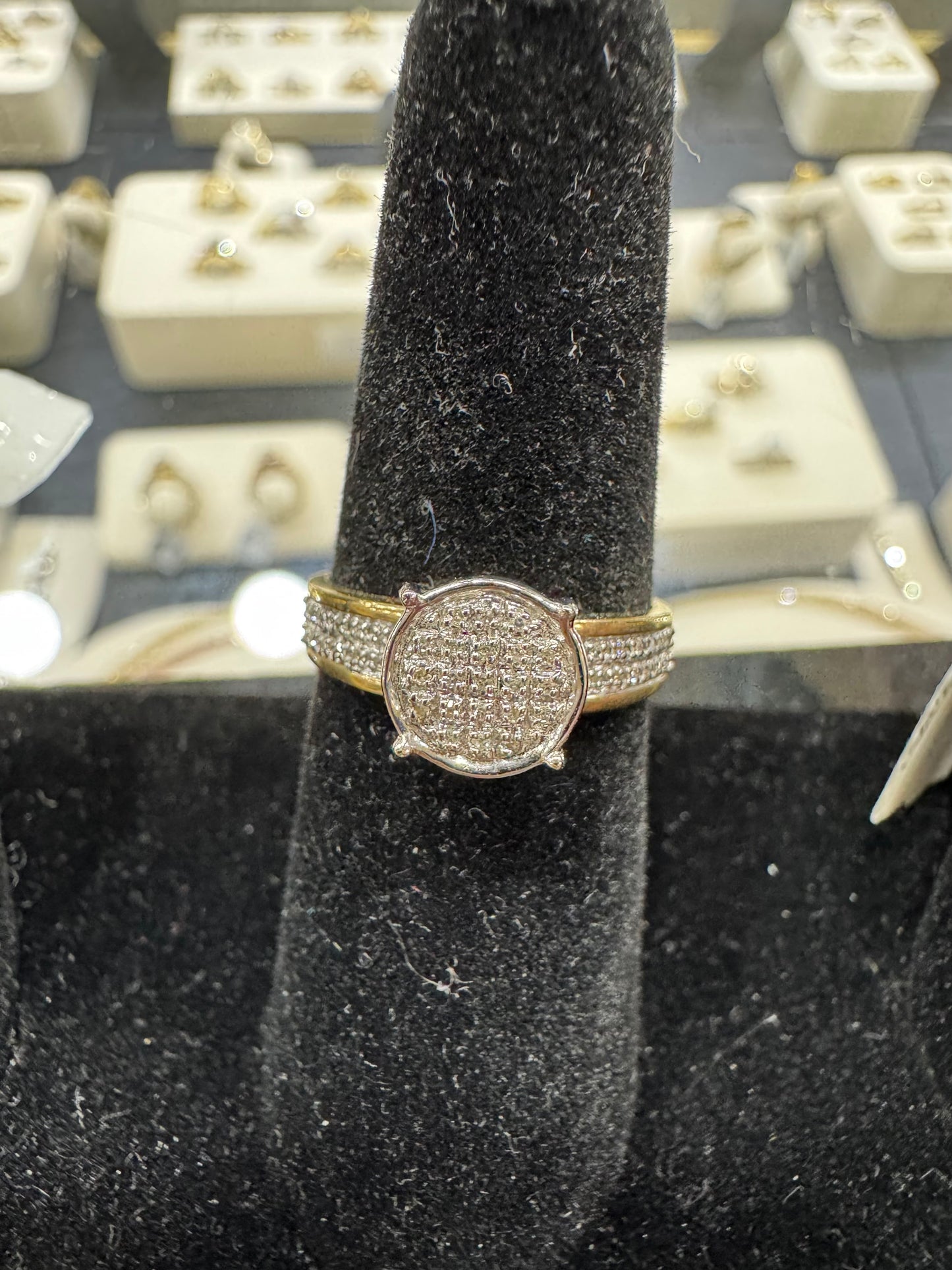 10K Yellow Gold Women's Ring 0.10 Carat natural diamonds