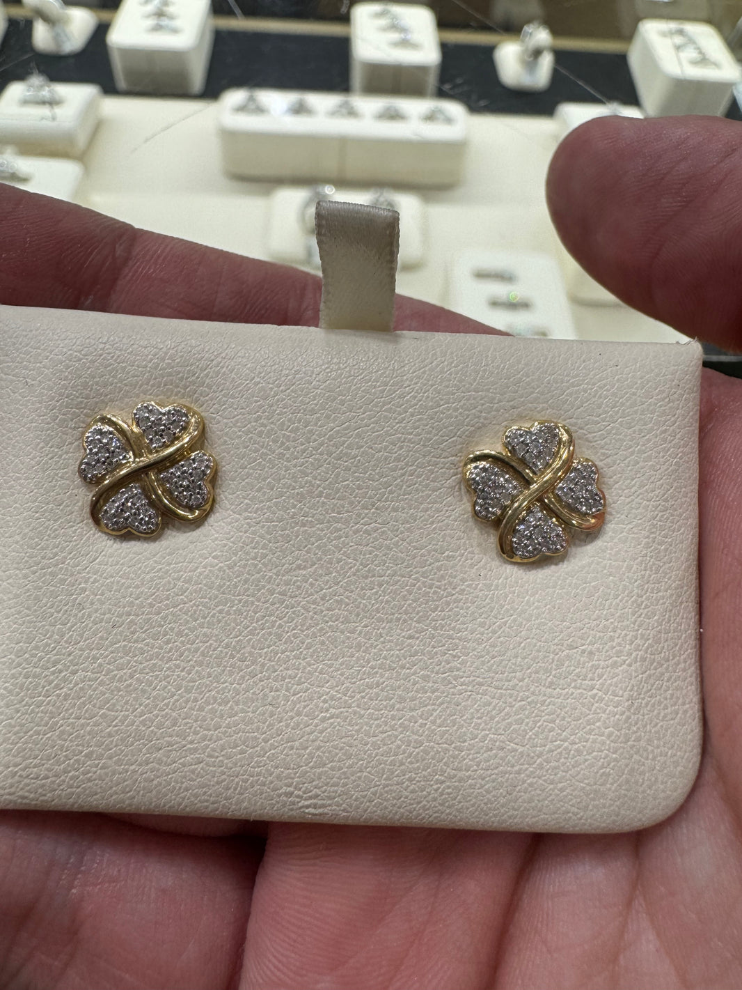 10K Yellow Gold Clover Earrings 0.20 ct Natural Diamond