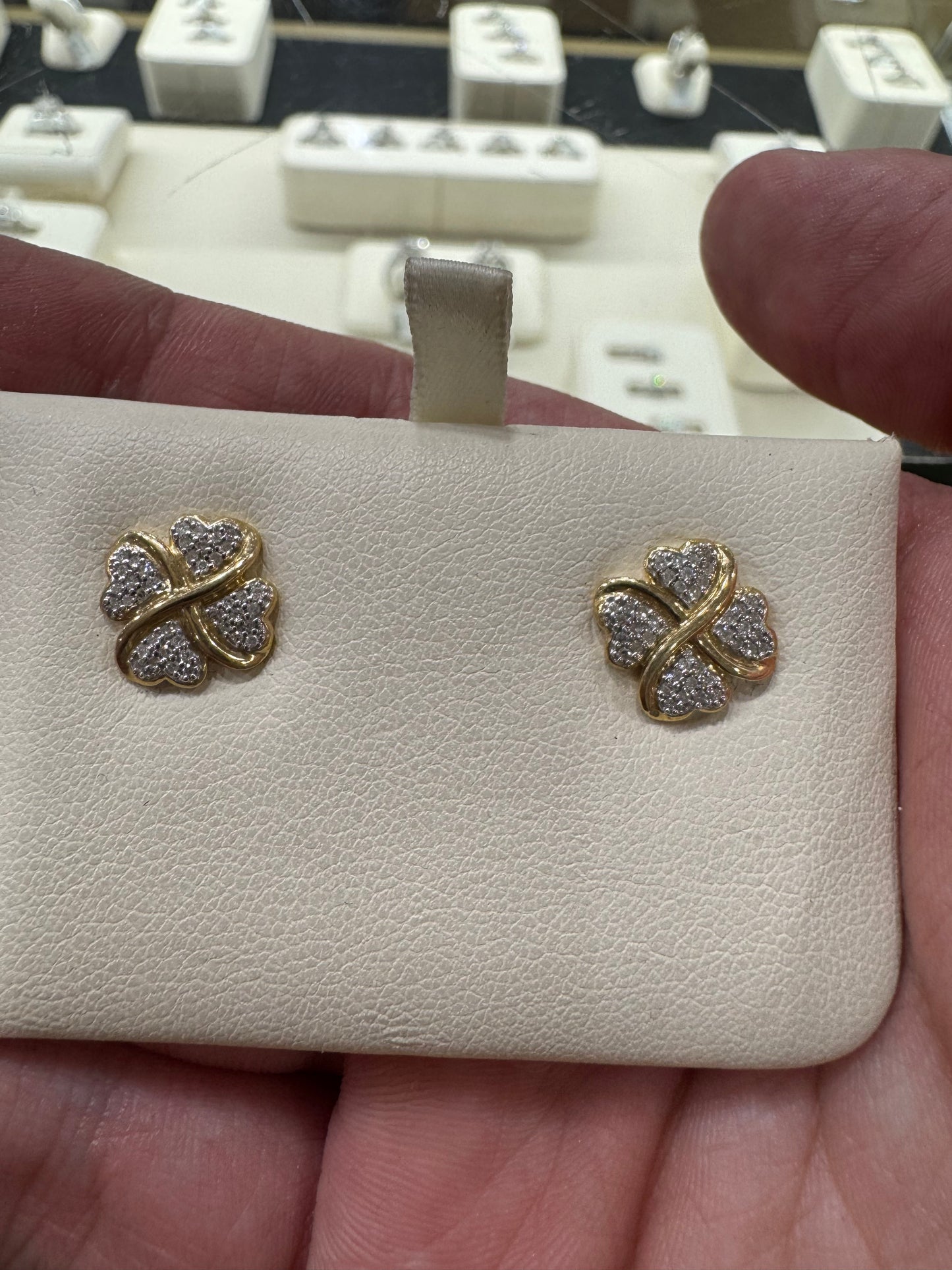 10K Yellow Gold Clover Earrings 0.20 ct Natural Diamond