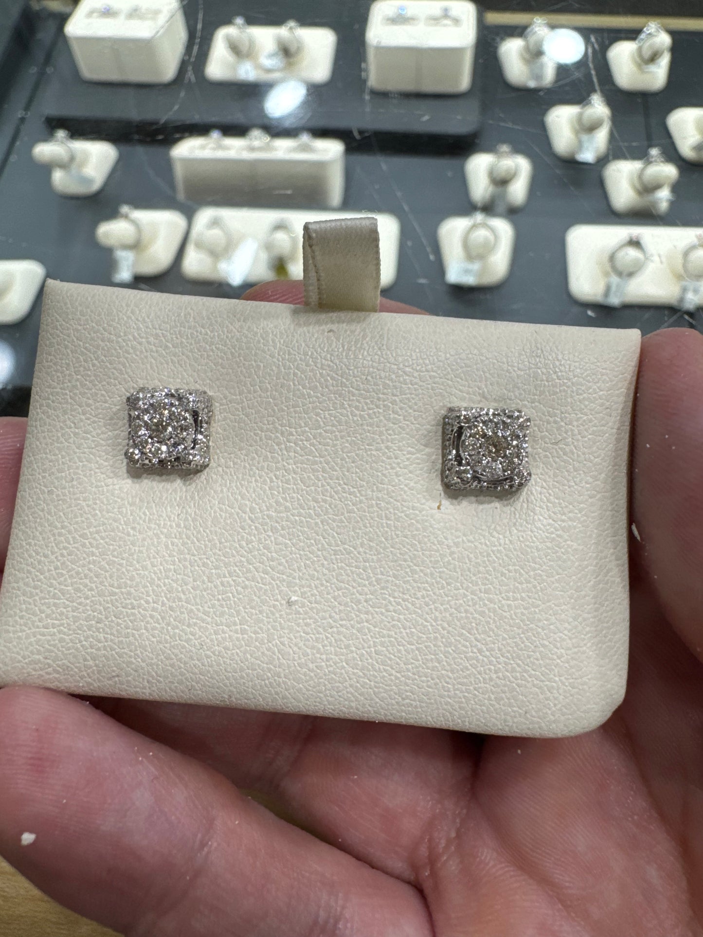 14K White Gold Earrings 0.95 ct Natural Diamond