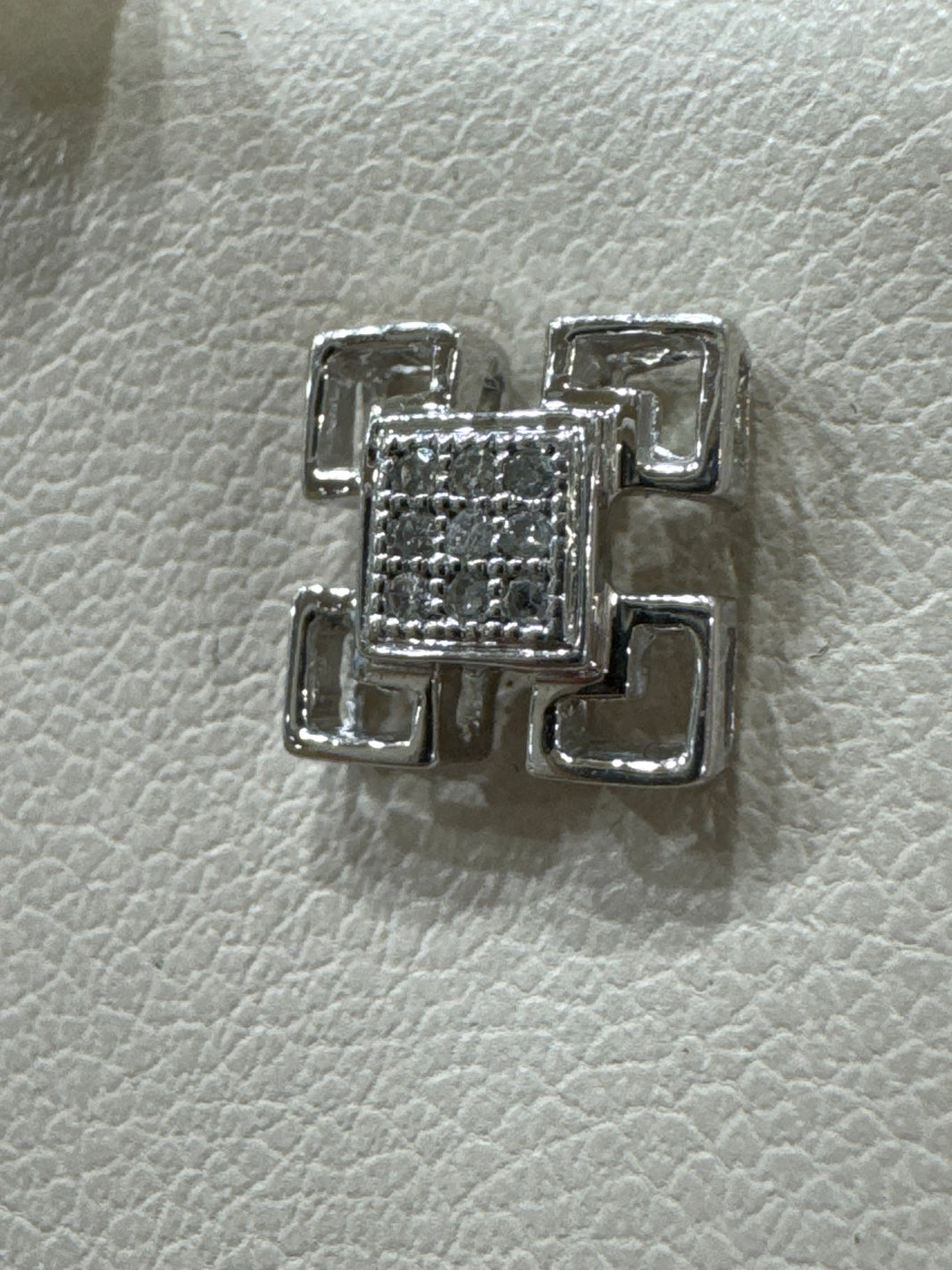 10K White Gold Earrings 0.05 ct Natural Diamond