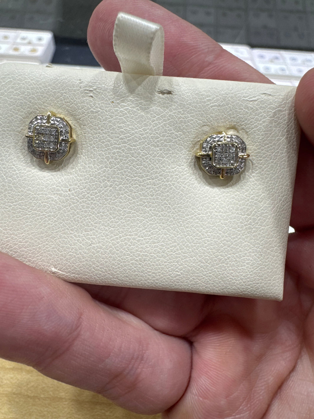 10K Yellow Gold Earrings 0.15 ct Natural Diamond
