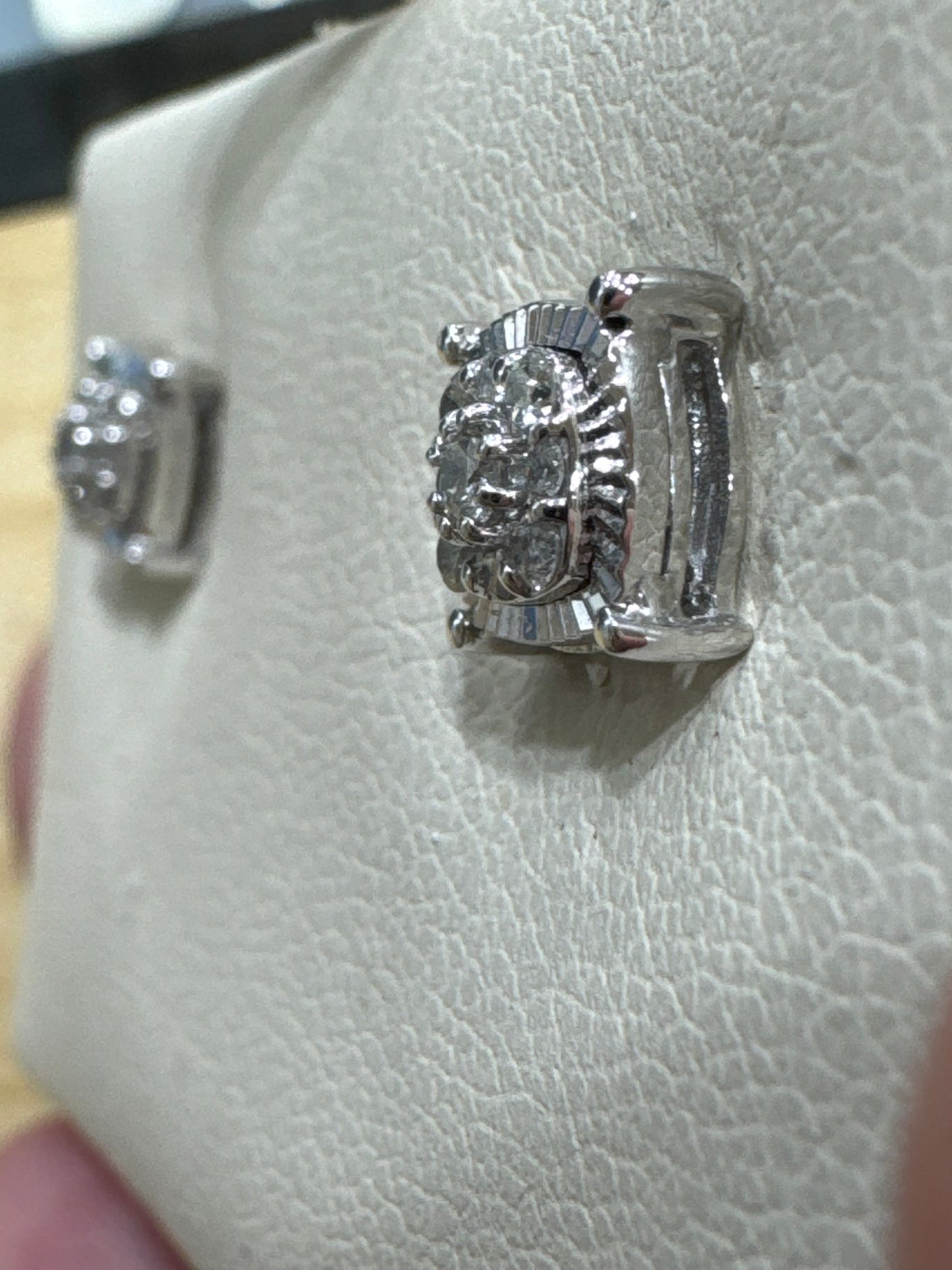 10K White Gold Earrings 0.28 ct Natural Diamond