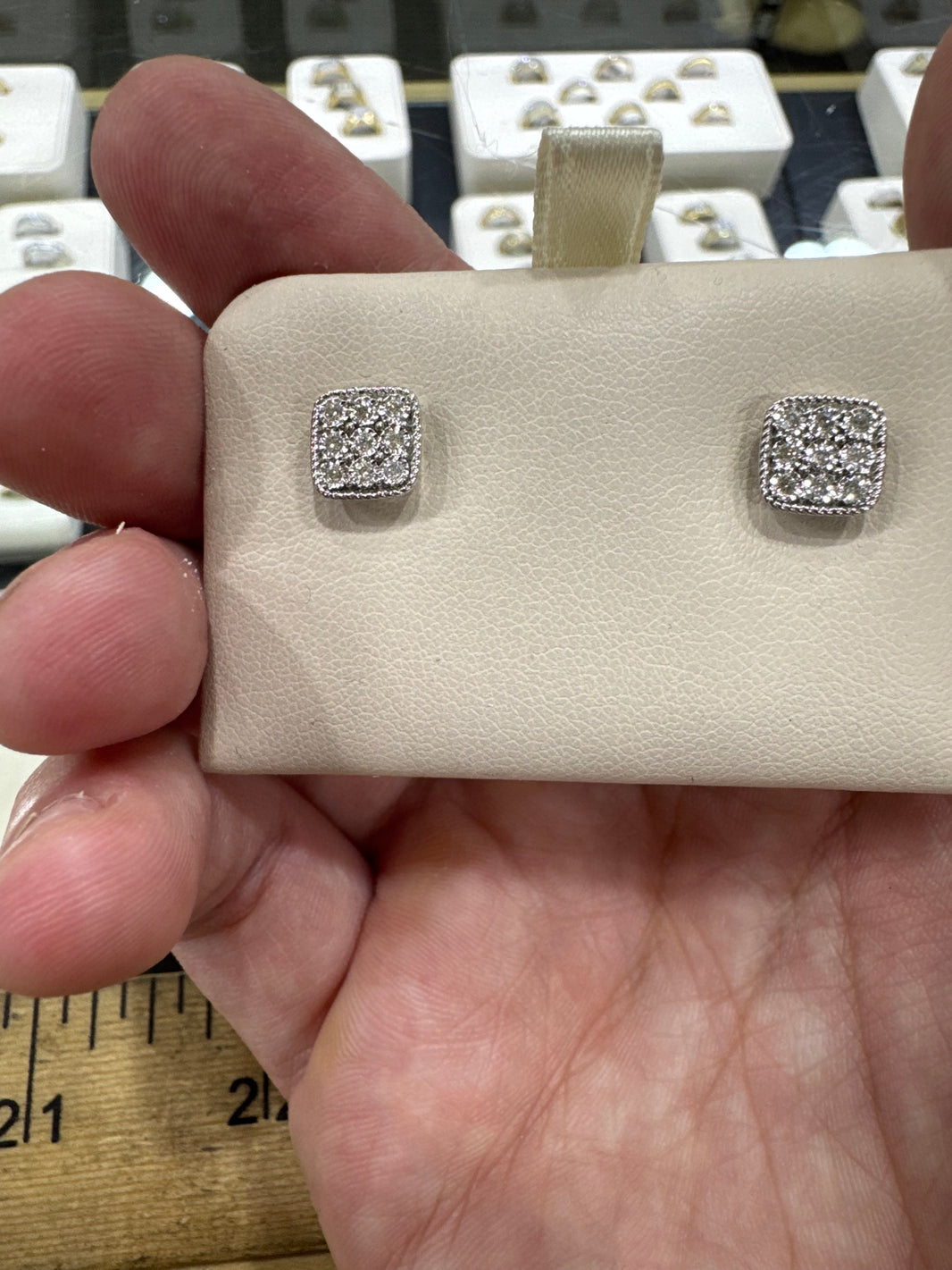 10K White Gold Earrings 0.20 ct Natural Diamond