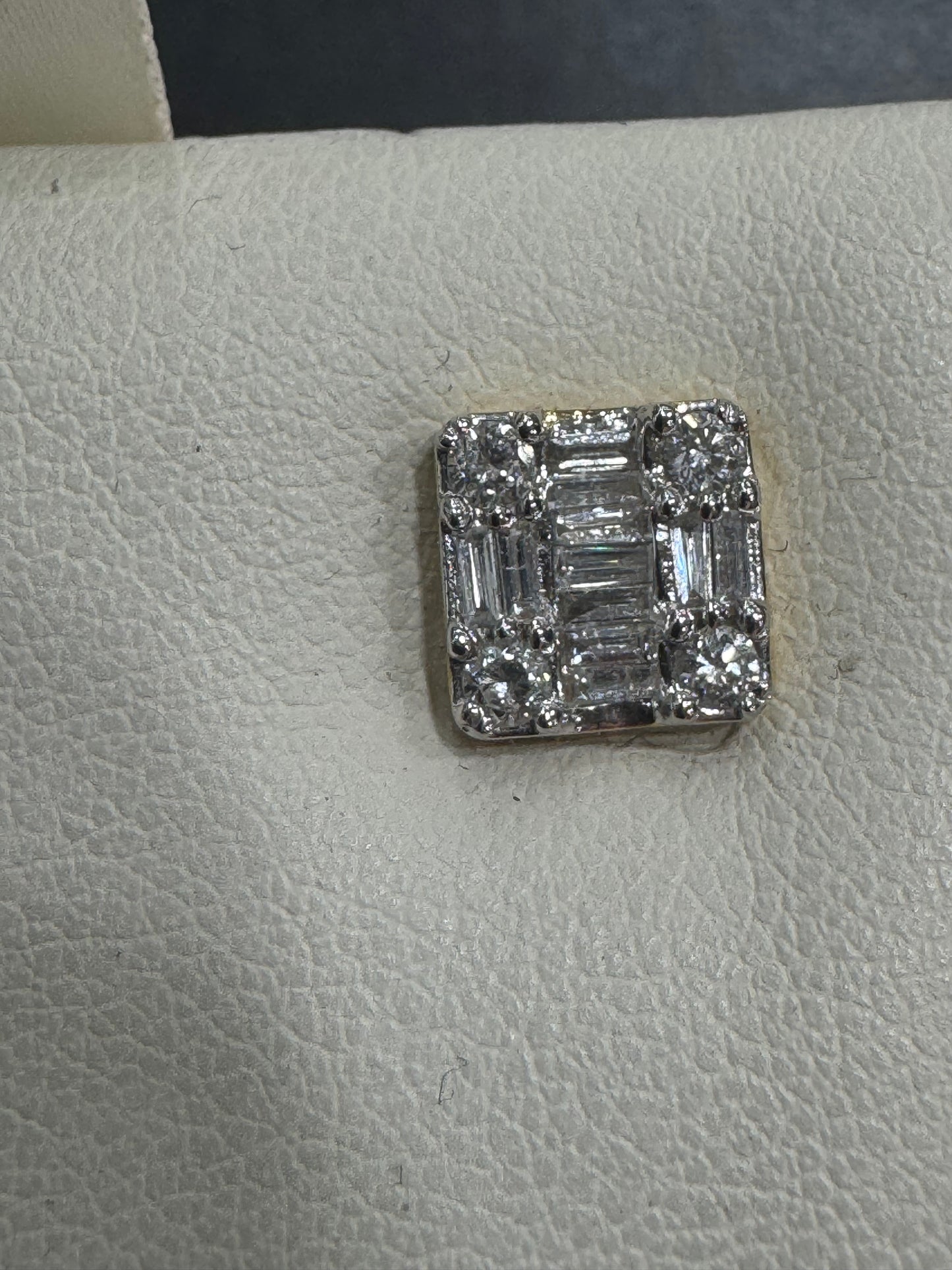 10K Yellow Gold Earrings 0.75 ct Natural Diamond