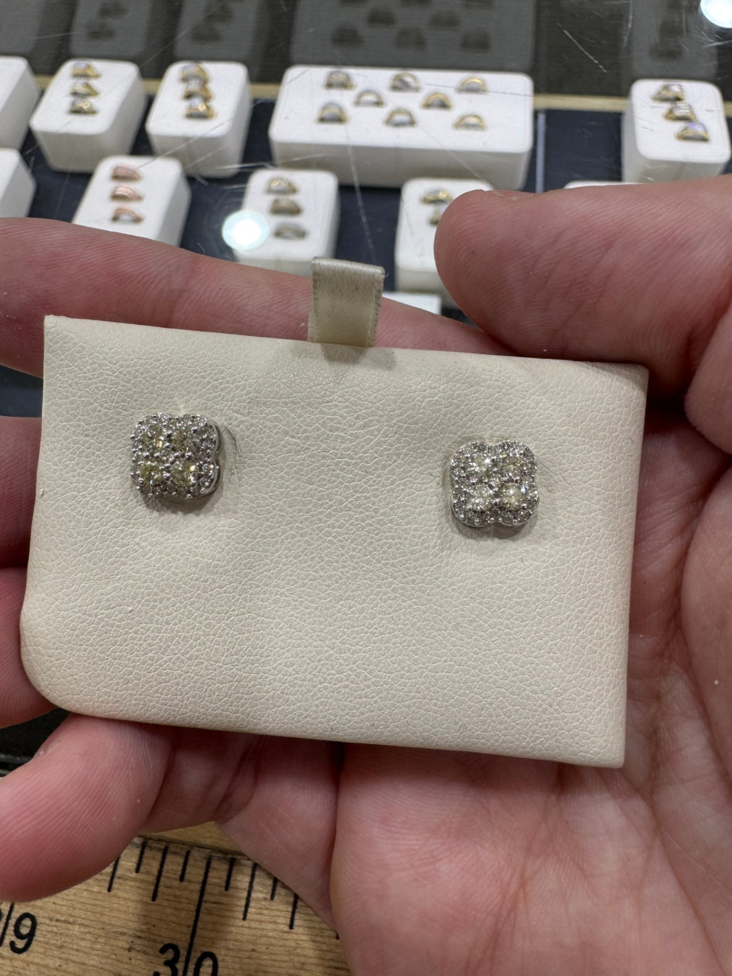 14K Yellow Gold Earrings 0.72 ct Natural Diamond