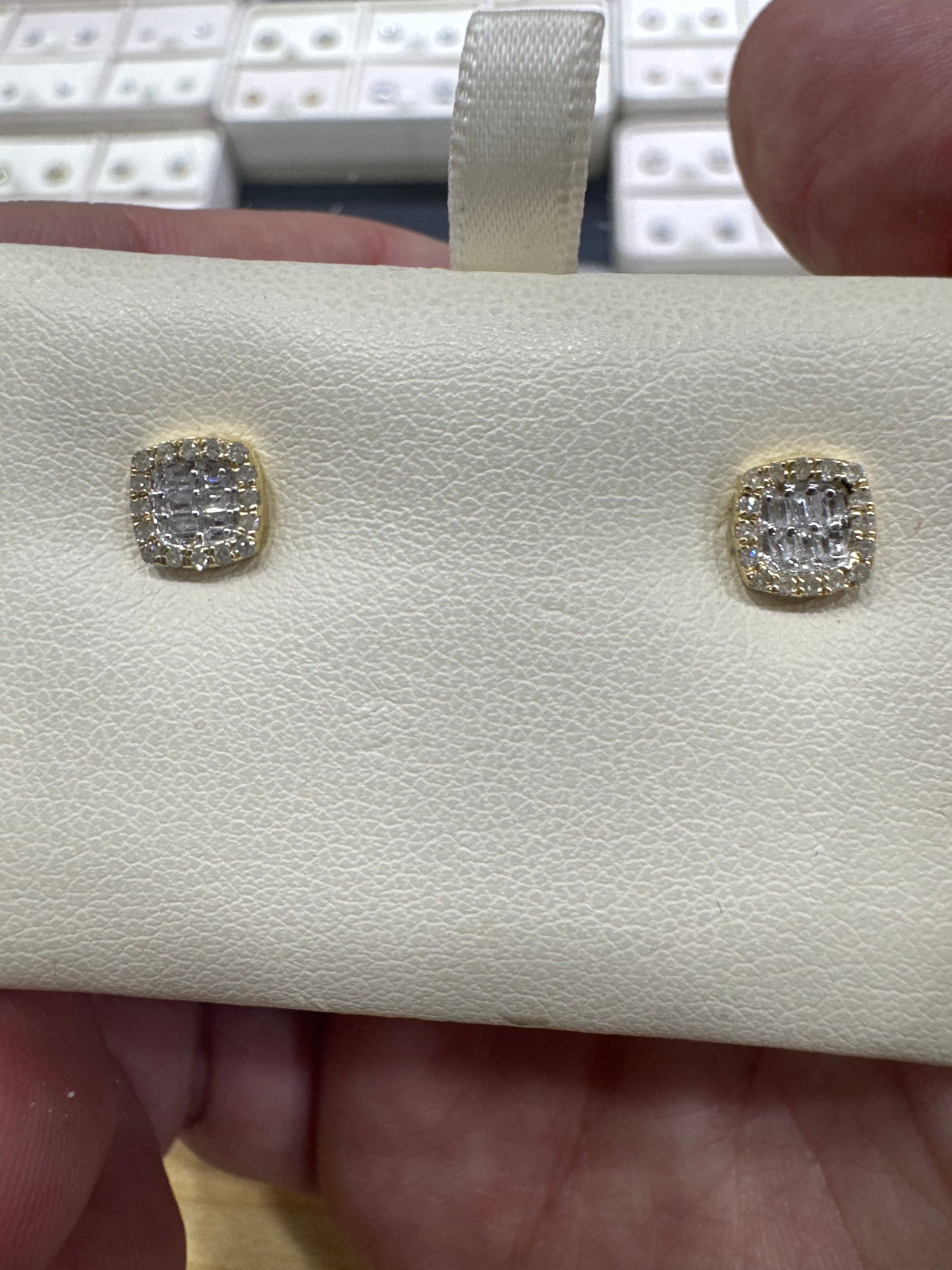 10K Yellow Gold Earrings 0.25 ct Natural Diamond