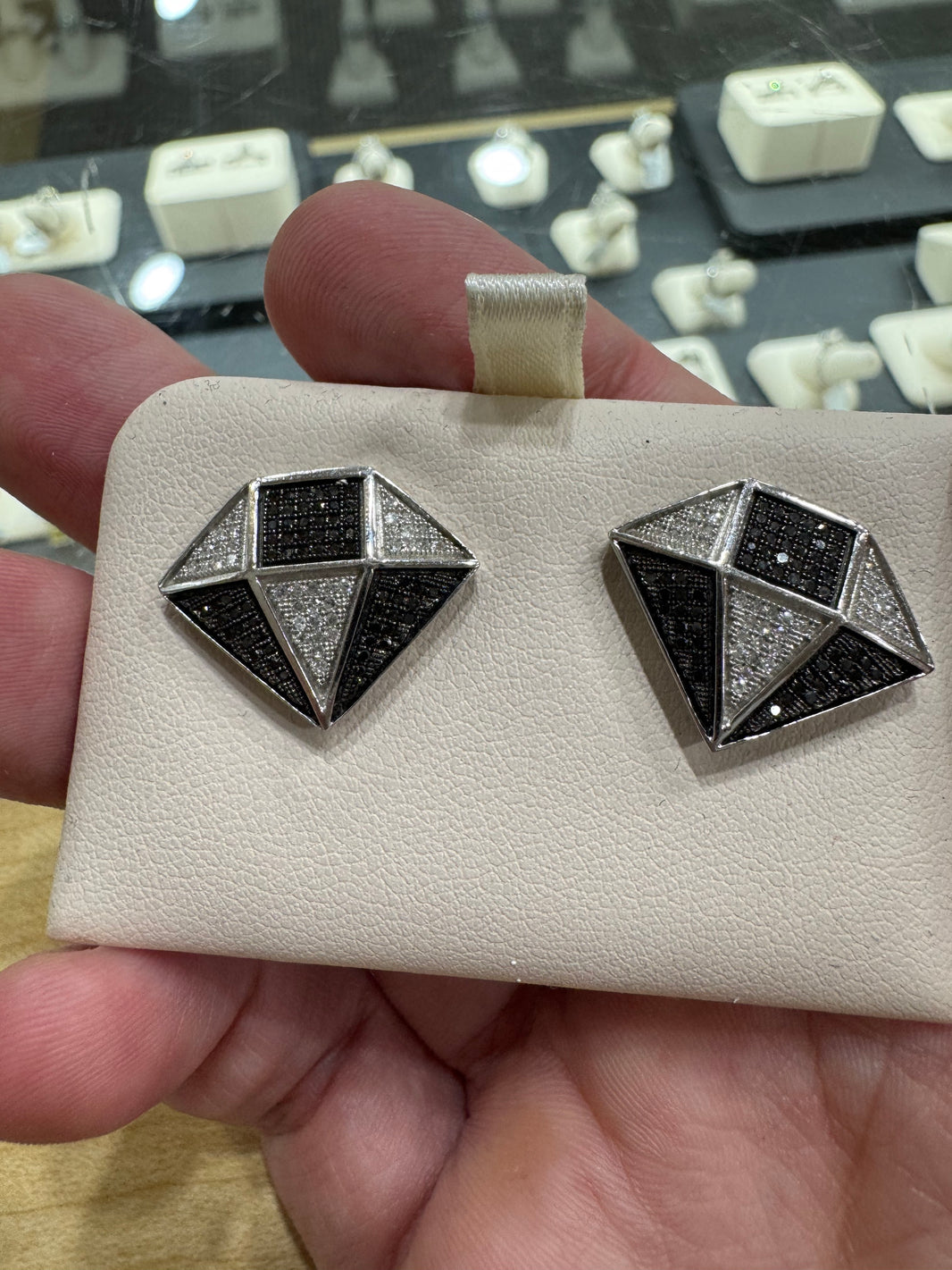 10K White Gold “Diamond Shape” Earrings 0.63 ct Black Natural Diamond