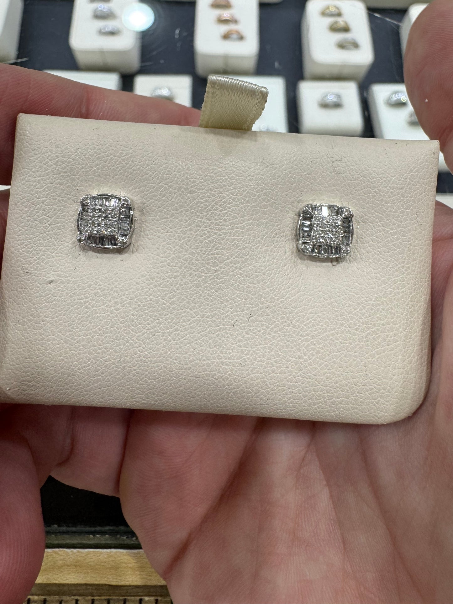 10K White Gold Earrings 0.30 ct Natural Diamond