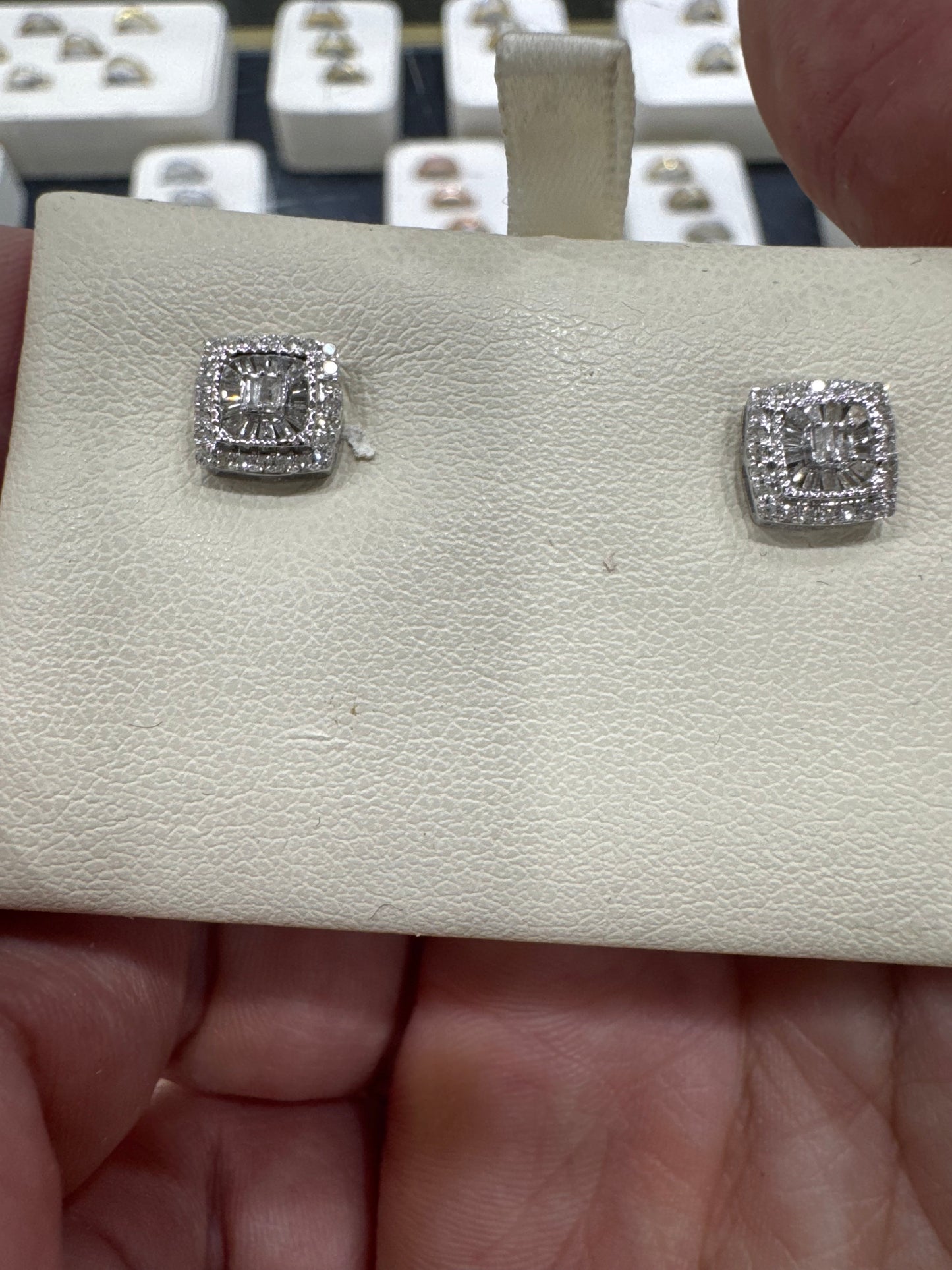 10K White Gold Earrings 0.33 ct Natural Diamond