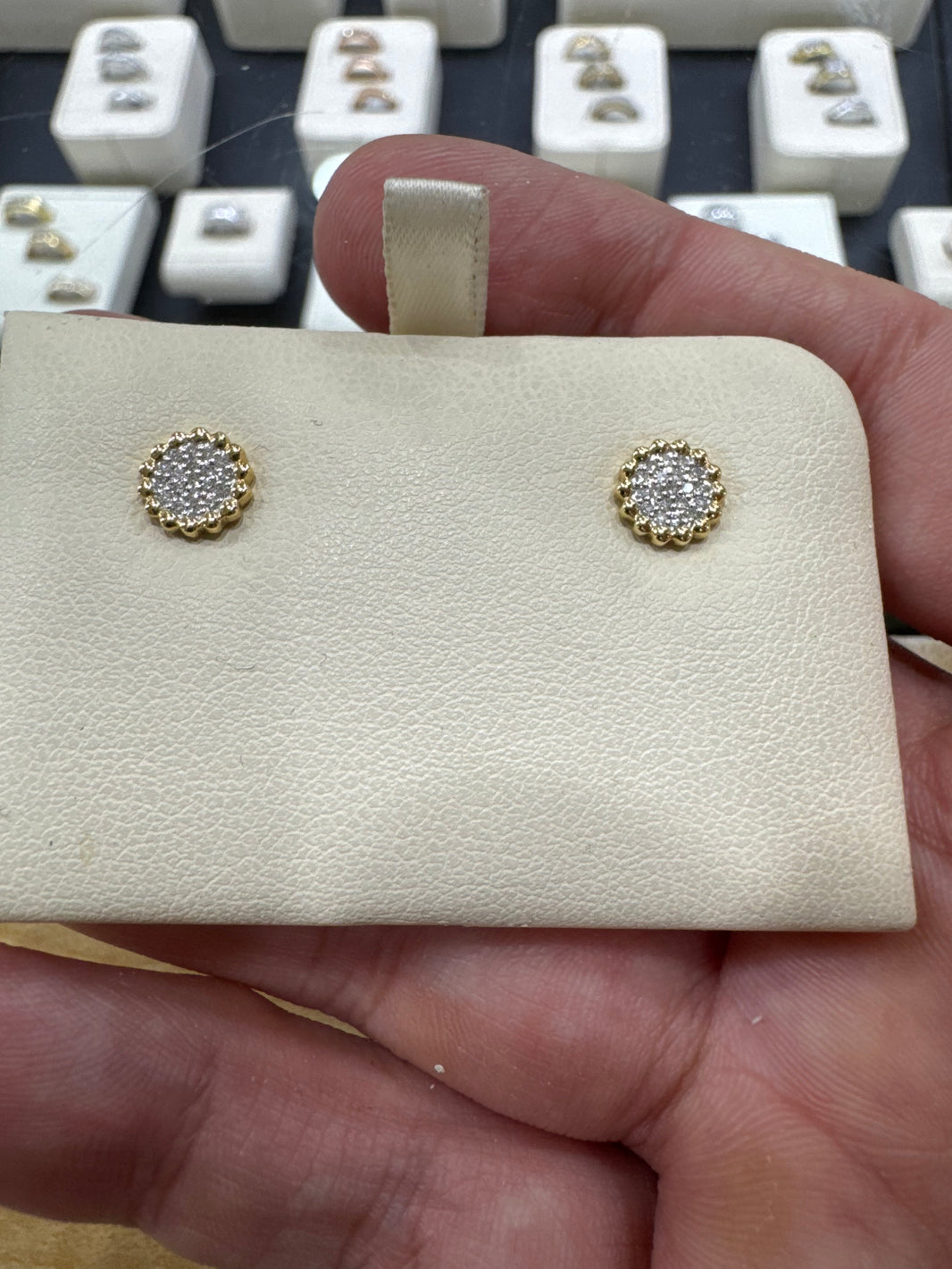 14K Yellow Gold Earrings 0.15 ct Natural Diamond