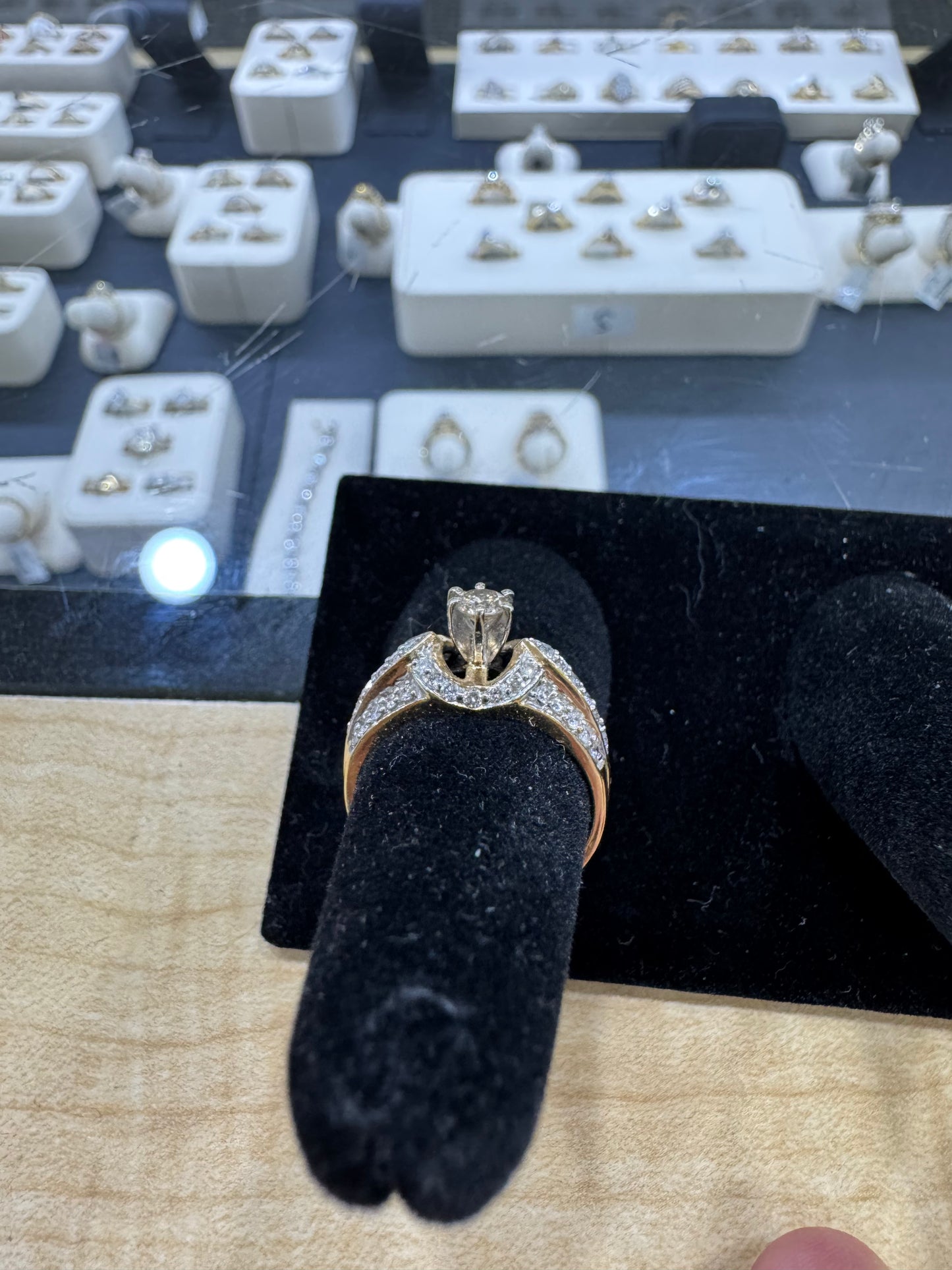 14K Yellow Gold Women's Ring 0.93 ct Round, Cushion Natural Diamond