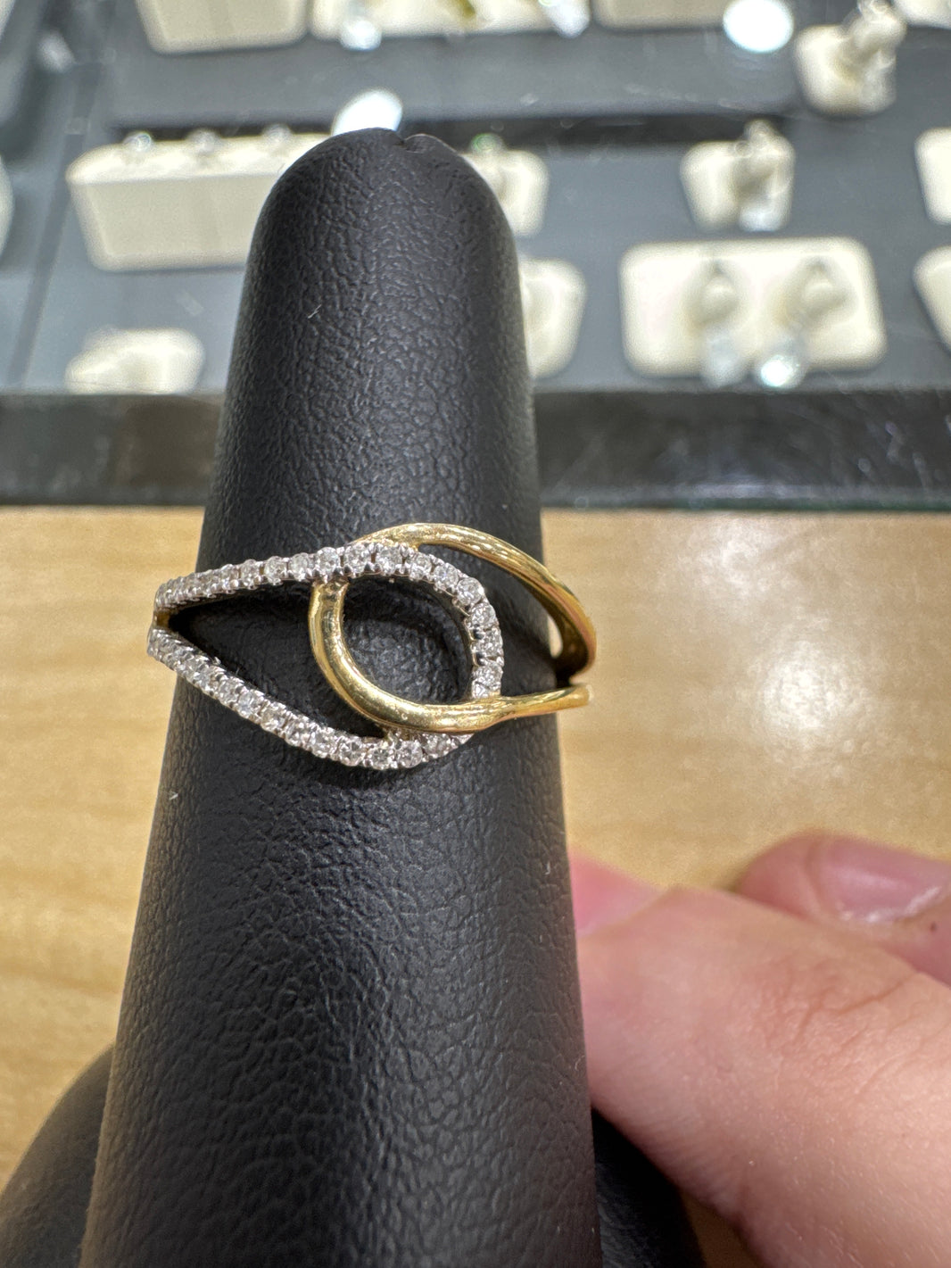 14K Yellow Gold Women's Ring 0.12 ct Natural Diamond