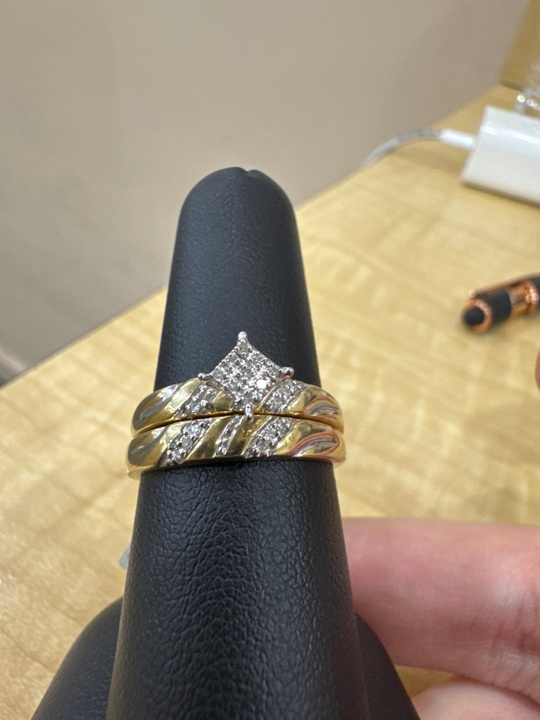 10K Yellow Gold Wedding Ring/Band Set 0.12 ct Natural Diamond