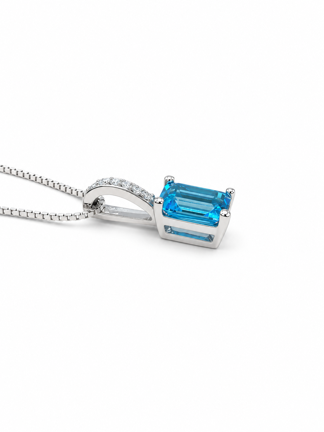14K White Gold Charm 2.00 ct Blue Zircon 0.08 ct Natural Diamond
