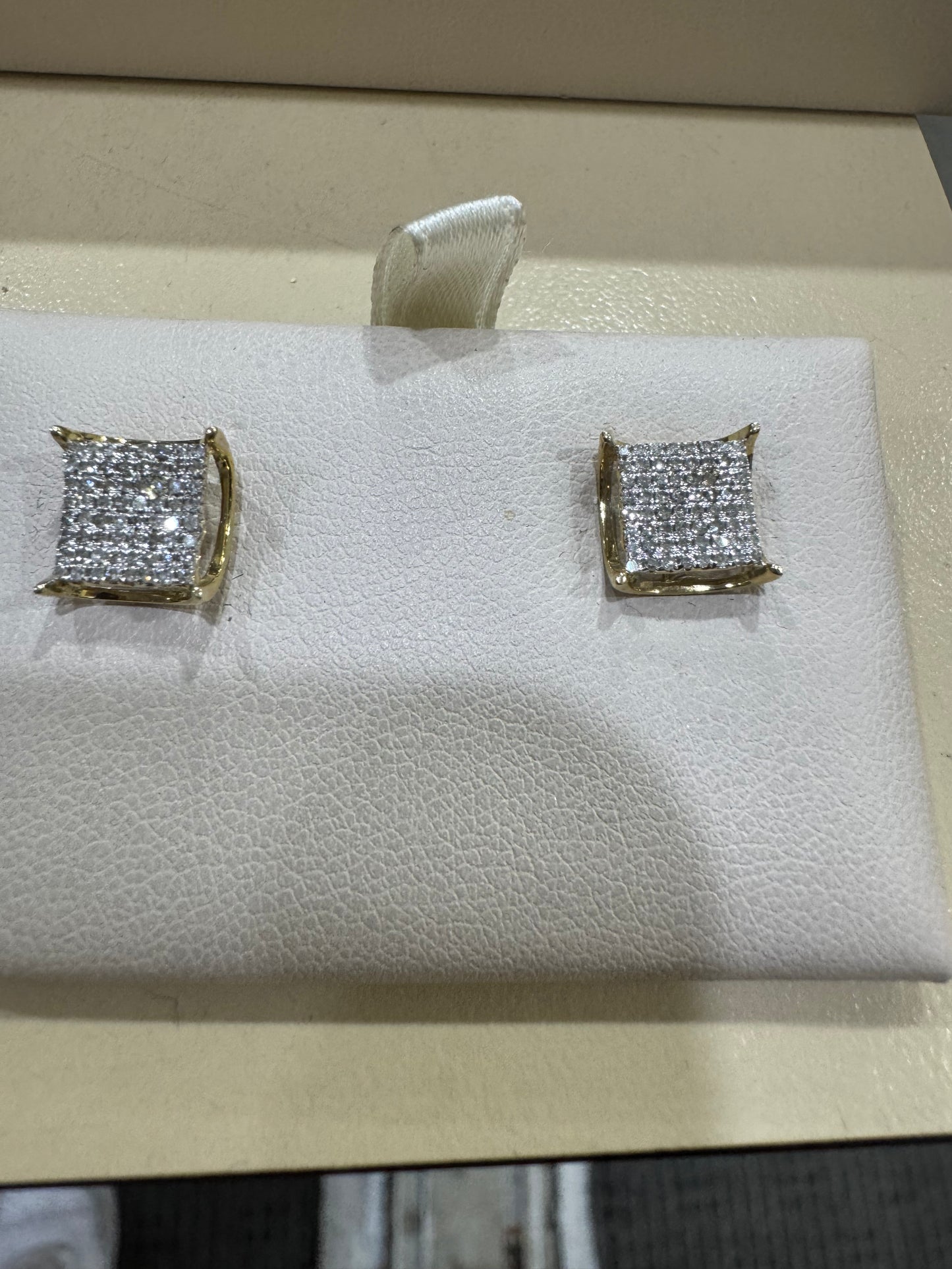 10K Yellow Gold Women's Earrings 0.40 carat si diamonds