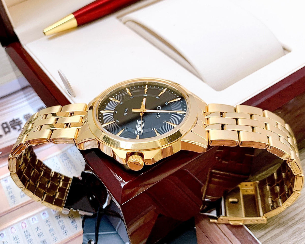 Citizen BF2013-56E - close-up lifestyle 2